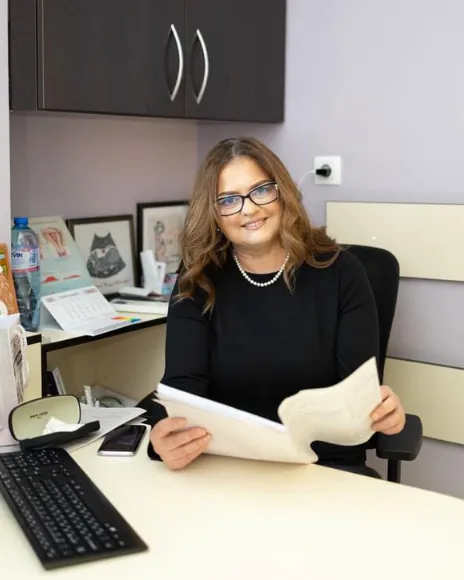 Д-р Марта Дончева в кабинета на Mclinic
